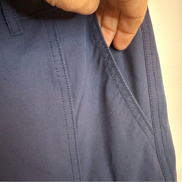 Athleta | Navy Mid-Rise Wicking Athletic Shorts | Sz 10 - Picture 4 of 8